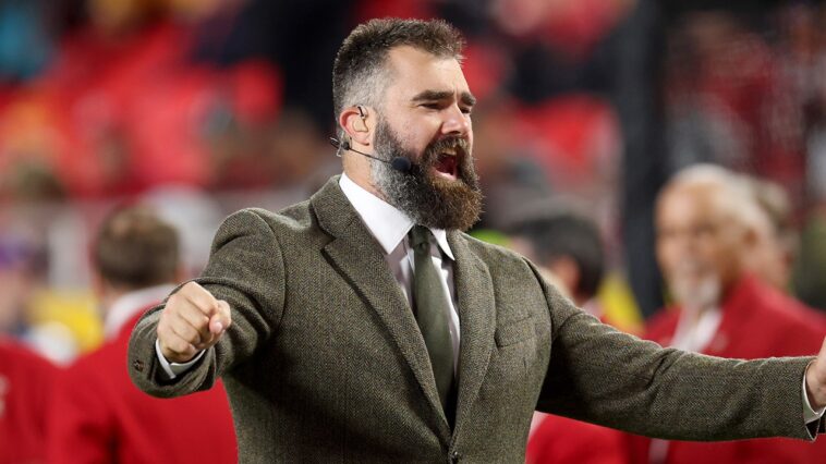 jason-kelce-sends-eagles-fans-into-frenzy,-shirtless-in-belly-bucking-competition-before-black-friday-game