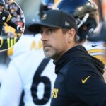 aaron-rodgers-grappling-with-‘at-least-three-fractures’-in-wrist-as-qb-set-for-steelers-return