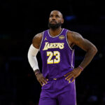 lebron-james-ruled-out-vs.-pelicans-due-to-foot-injury-with-lakers-set-to-play-back-to-back-days