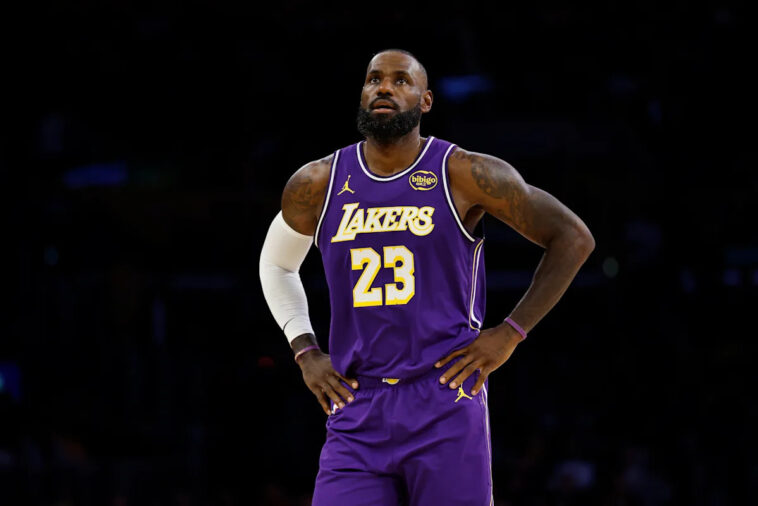 lebron-james-ruled-out-vs.-pelicans-due-to-foot-injury-with-lakers-set-to-play-back-to-back-days