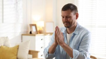 ‘oh-lord,-bless-this-food-to-my-body,’-says-man-eating-6-kinds-of-leftover-pie-for-breakfast