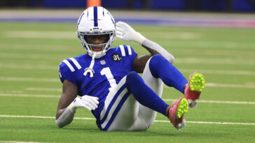 sauce-gardner-ruled-out,-spotted-in-walking-boot-as-colts-lose-to-texans-in-week-13