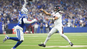 texans-upend-colts-20-16,-tightening-afc-south-race-with-controversial-go-ahead-drive