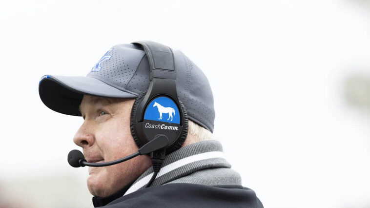kentucky-reportedly-set-to-fire-head-coach-mark-stoops-after-13-seasons
