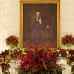 elegance-returns:-melania-shares-classy-‘home-is-where-the-heart-is’-white-house-christmas-decor