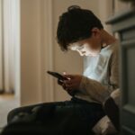 new-study-shows-alarming-health-issues-linked-to-owning-a-smartphone-before-age-12