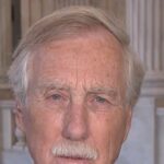 angus-king:-if-true,-first-caribbean-boat-strike-is-a-‘stone-cold-war-crime’