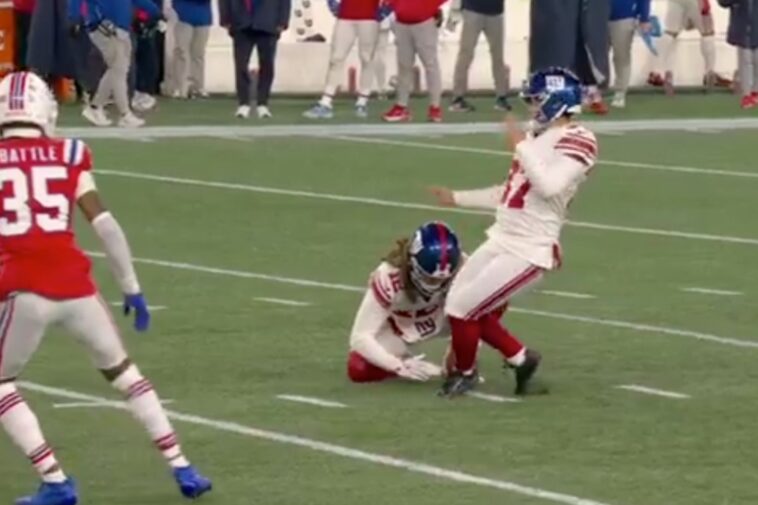 giants-kicker-younghoe-koo-botches-field-goal-attempt-in-extraordinary-fashion