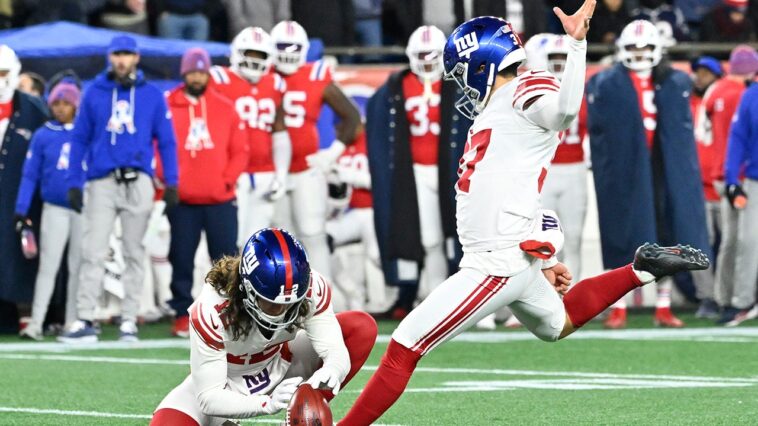 younghoe-koo’s-field-goal-attempt-goes-horribly-wrong-as-special-teams-woes-continue-for-giants