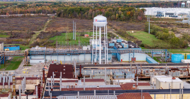 manufacturing-surveys-show-conflicting-signals:-growth-or-contraction?