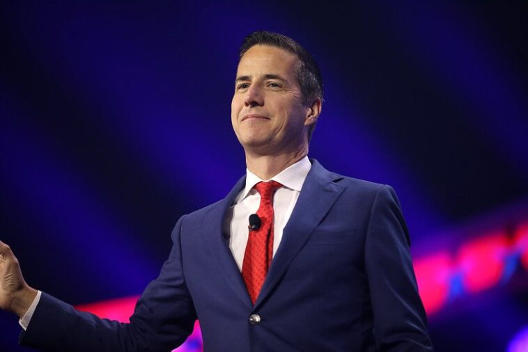 gop-senator-introduces-legislation-to-eliminate-dual-citizenship-—-americans-must-choose-exclusive-allegiance