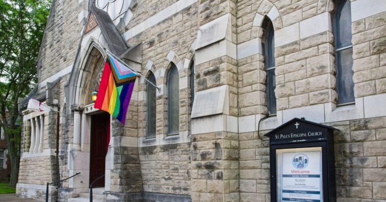 progressive-church-alters-traditional-nativity-scene-to-make-anti-trump-political-statement