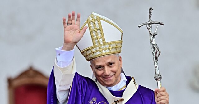 150,000-people-celebrate-mass-with-pope-at-site-of-beirut-blast