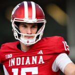 how-to-bet-the-heisman-trophy-race,-which-comes-down-to-the-big-ten-championship-game