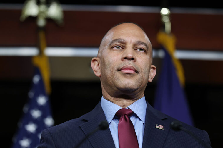 hakeem-jeffries-sides-with-trump-in-attempt-to-drive-a-wedge-between-white-house-and-mike-johnson