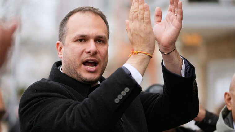 young-progressive-beats-out-establishment-candidate-in-jersey-city-mayoral-race,-echoing-mamdani