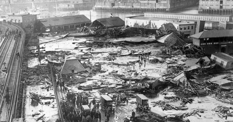 post-christmas-disaster:-how-26-million-pounds-of-molasses-killed-or-injured-170-in-the-streets-of-boston-in-1919