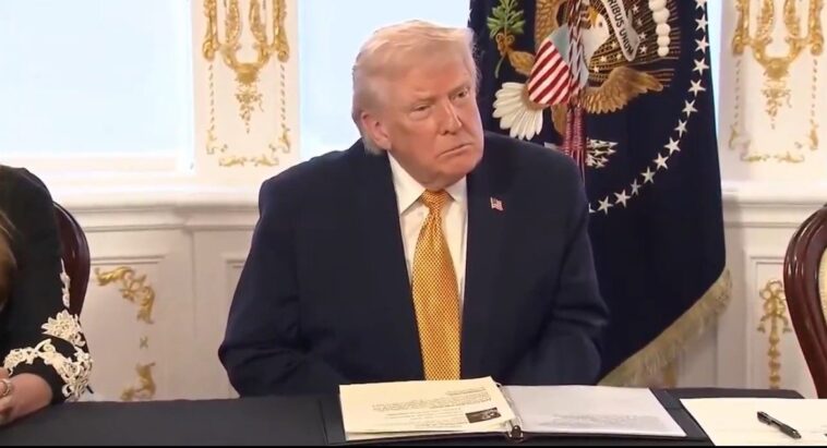 strange:-president-trump’s-christmas-eve-call-with-troops-abruptly-cut-off-(video)