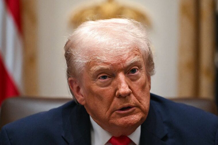 trump-sends-christmas-wishes-to-everyone-—-‘including-the-radical-left-scum’