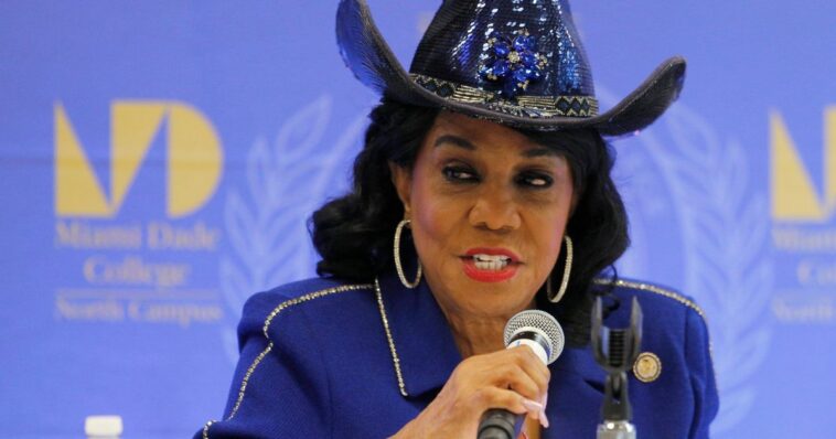 icymi-video:-dem-rep.-frederica-wilson-claims-returning-prayer-and-10-commandments-to-schools-could-be-the-most-anti-semitic-thing-possible