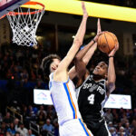 de’aaron-fox-leads-the-way-as-spurs-once-again-topple-thunder