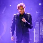 barry-manilow-reveals-lung-cancer-diagnosis