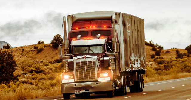 immigrant-truckers-sue-california-for-‘unlawful’-plan-to-revoke-cdls