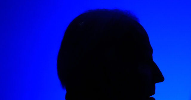 photo-—-‘where’s-waldo?’:-joe-biden-hides-behind-family-in-christmas-photo