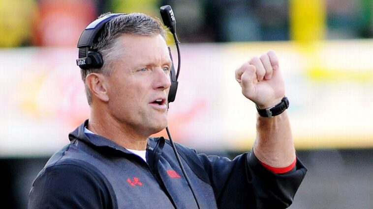 sources:-whittingham,-u-m-agree-to-5-year-deal