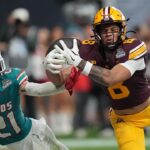 minnesota-wide-receiver-makes-incredible-diving-catch-to-win-bowl-game