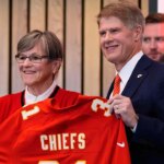 dem-rep-blasts-chiefs-owner-after-team-announces-kansas-move