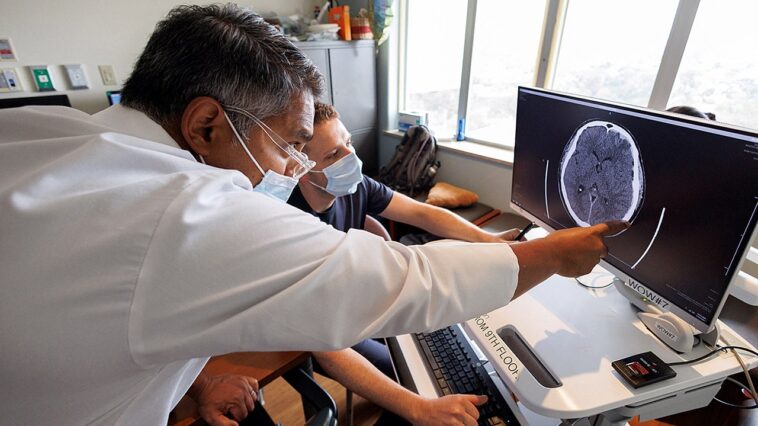 grain-sized-robot-could-change-how-doctors-deliver-drugs