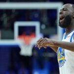 draymond-exits-warriors-sixers-with-foot-injury