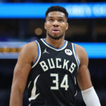 giannis-antetokounmpo-next-team-odds:-knicks,-spurs-looming-with-potential-bucks-trade-in-play