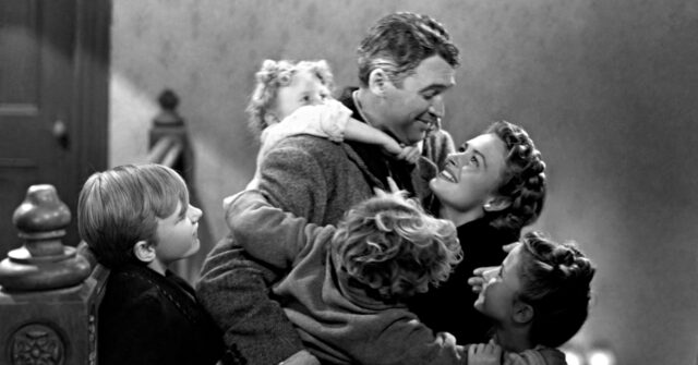 woke-college-professor-claims-christmas-classic-‘it’s-a-wonderful-life’-is-full-of-‘racism’