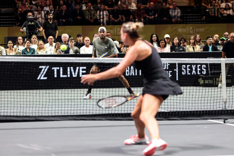 battle-of-the-sexes:-nick-kyrgios-wins-in-straight-sets-over-aryna-sabalenka