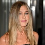 jennifer-aniston-offers-rare-peek-into-holiday-celebrations-with-boyfriend-jim-curtis