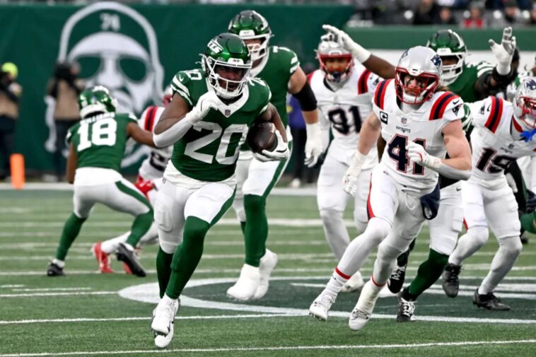 breece-hall-finds-little-joy-in-1,000-yard-year-amid-jets’-lost-season