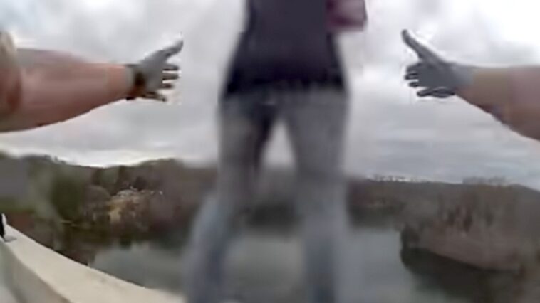 tennessee-officers-rescue-woman-considering-jumping-from-bridge-on-day-after-christmas