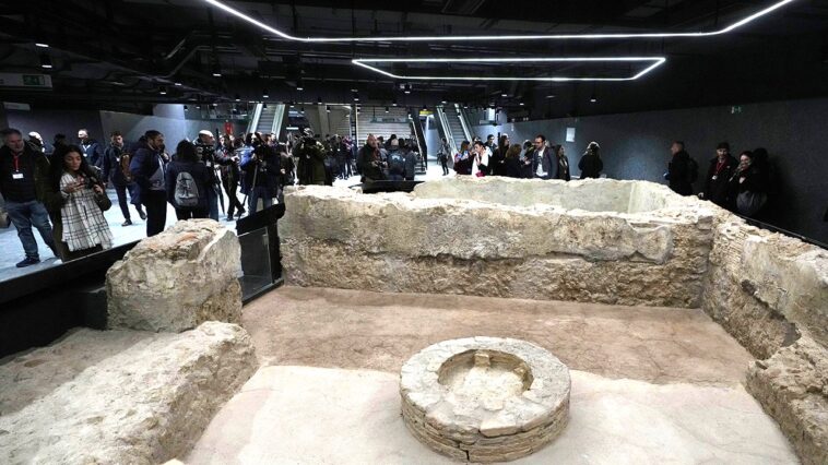 world’s-top-tourist-city-turns-ancient-ruins-into-part-of-the-daily-subway-commute