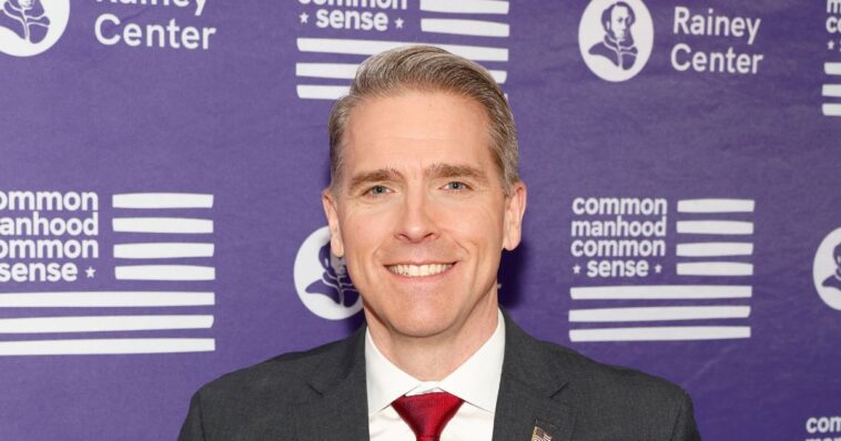 scott-jennings-sends-cnn-panel-into-meltdown-comparing-dem-somali-pandering-to-‘handmaid’s-tale’