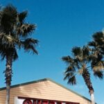 lawsuit:-florida-man-injured-when-outback-steakhouse-toilet-shattered-underneath-him