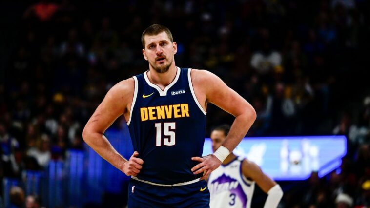 betting-buzz:-nba-mvp-favorite-nikola-jokic-off-the-board-after-knee-injury