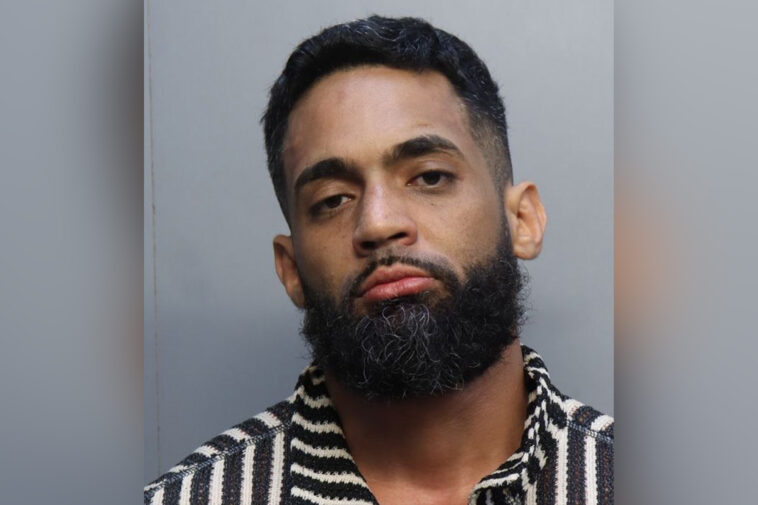 miami-man-wakes-up-to-burglar-groping-his-genitals,-urinating-on-him:-cops
