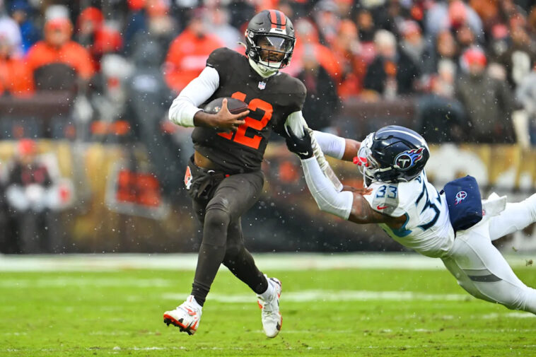 shedeur-sanders-throws-for-three-touchdowns,-but-browns-falter-in-the-clutch-against-titans