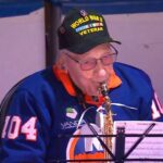 watch:-nhl-crowd-erupts-in-chants-of-‘usa’-after-104-year-old-wwii-vet’s-epic-anthem-performance