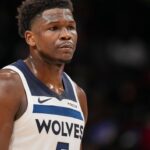 edwards-leaves-bench-after-wolves-pull-starters