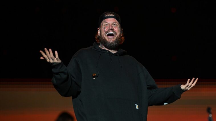 jelly-roll-says-lifelong-gun-ban-as-a-felon-should-have-‘path-to-redemption,’-wants-his-right-to-hunt-back