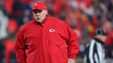 andy-reid-signals-return-in-2026-as-chiefs-navigate-patrick-mahomes’-injury,-travis-kelce’s-future:-report