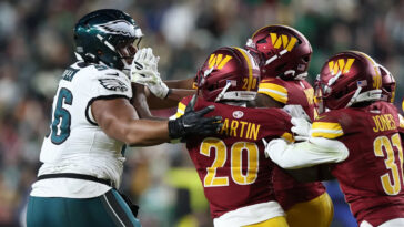 3-players-ejected-after-fight-breaks-out-in-fourth-quarter-of-eagles’-win-over-commanders